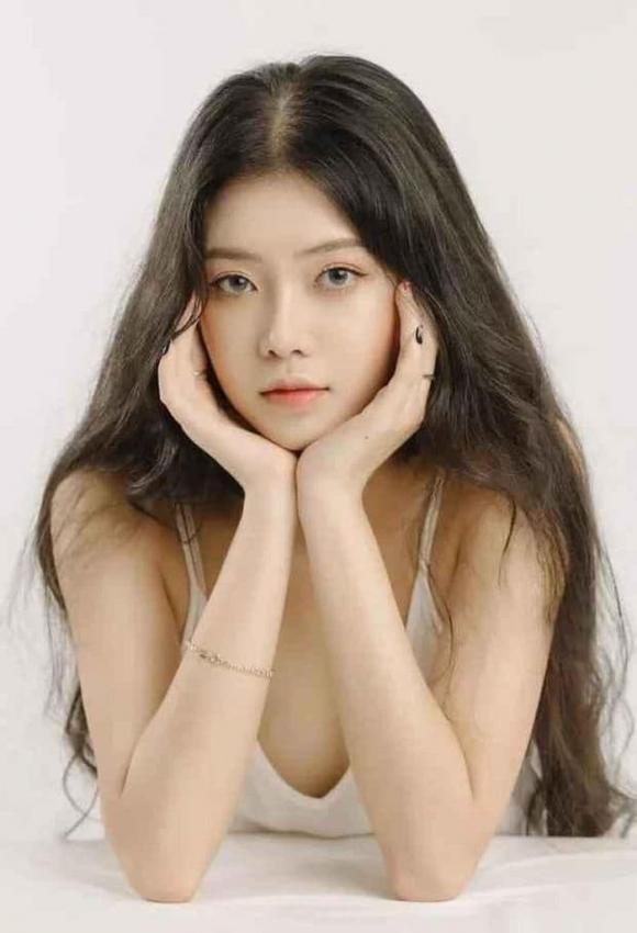 Chân dung cô giáo triệu view, dạy tiểu học mà như diễn thời trang-5