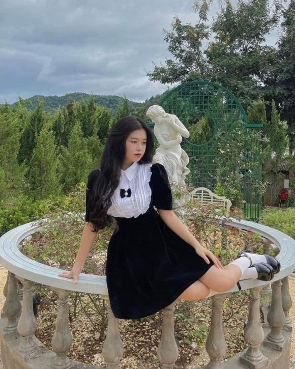 Chân dung cô giáo triệu view, dạy tiểu học mà như diễn thời trang-6