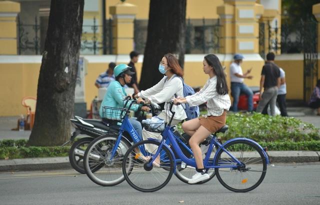 Người Hà Nội có thể đi chơi Tết bằng xe đạp công cộng-1