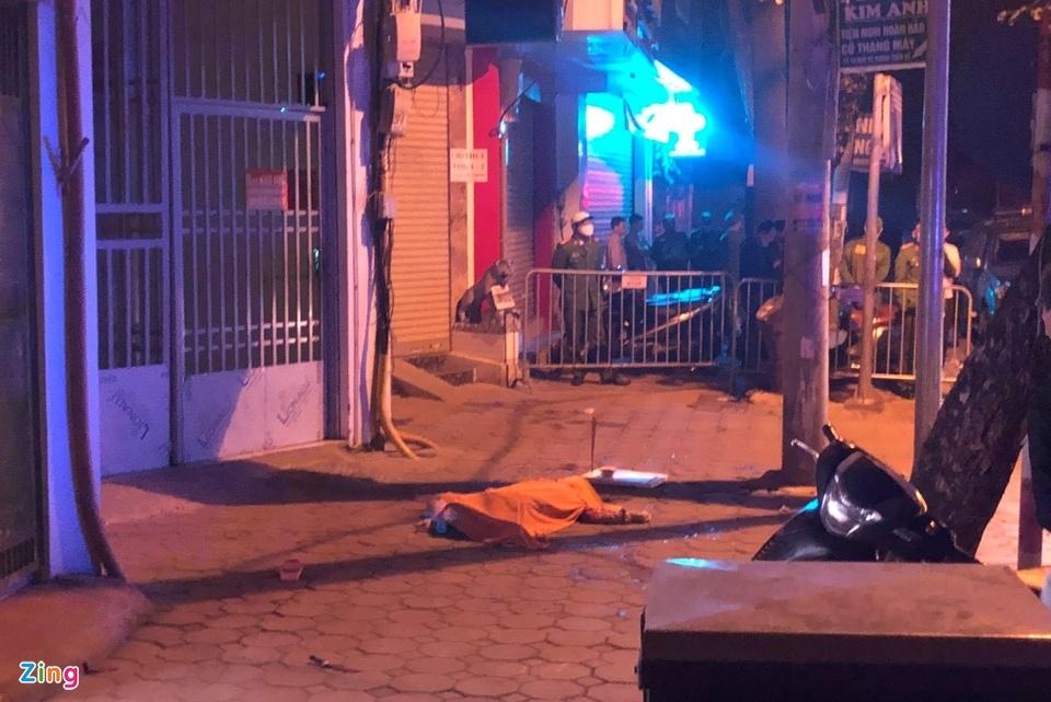 Cô gái bị đâm tử vong trên phố Vương Thừa Vũ giữa đêm-5