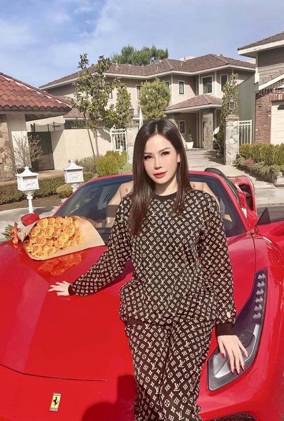 Con dâu tỷ phú Hoàng Kiều khoe ảnh, biệt thự ở đất Mỹ quá xa hoa-2