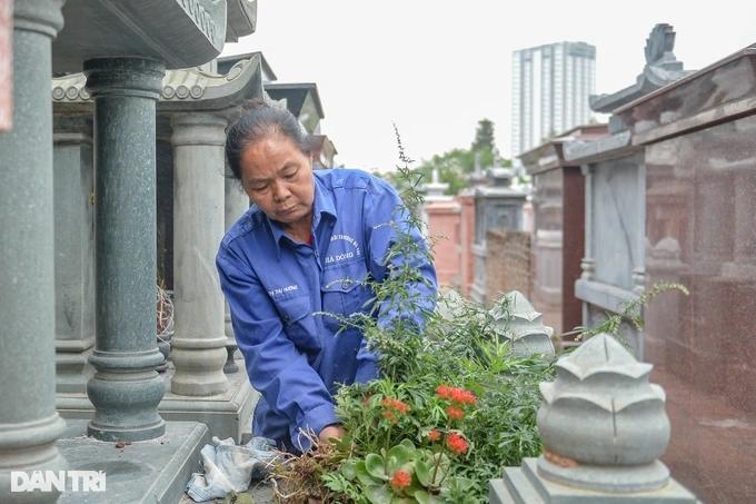 Nghề lau dọn nhà cho người đã khuất ở Hà Nội tất bật cận Tết-7