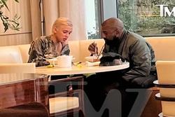 Kanye West vướng tin hẹn hò người đẹp tóc vàng