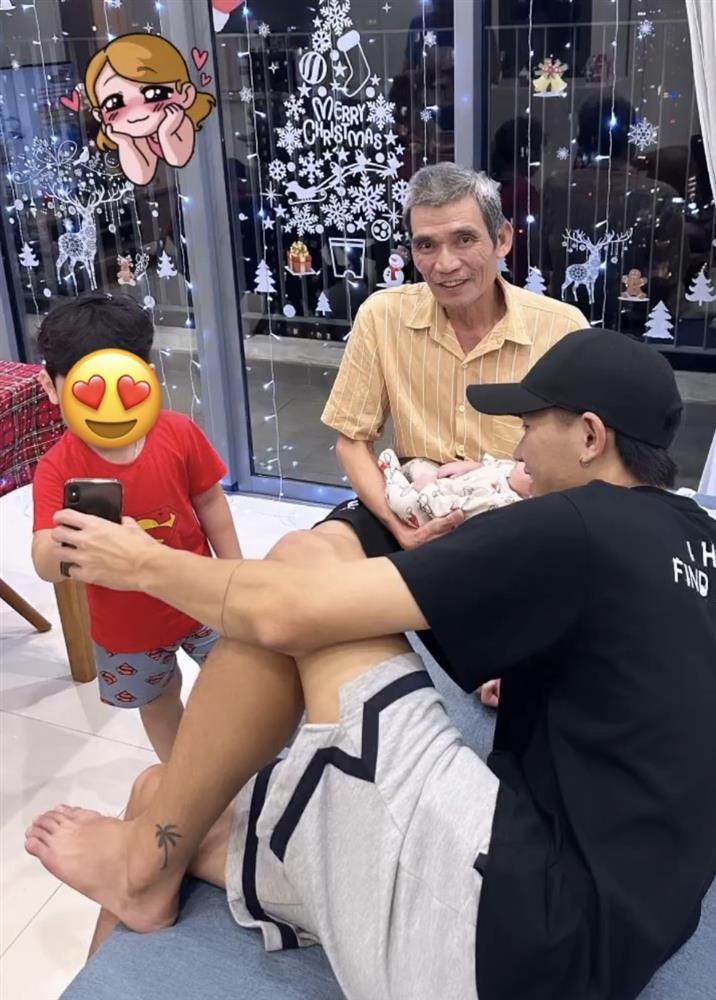 Bố đẻ Bùi Tiến Dũng hiếm hoi lộ diện, cưng chiều cháu đích tôn-2