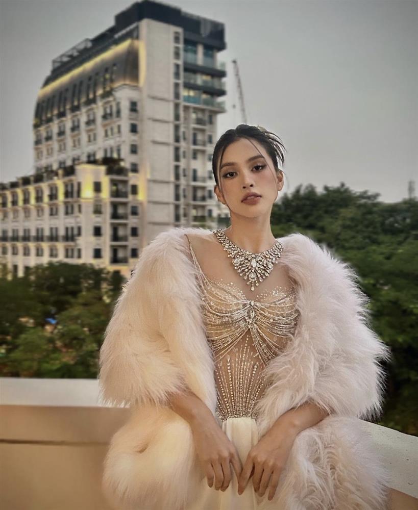 Minh Hằng lộ khuyết điểm khi đụng hàng Hoa hậu Tiểu Vy-6