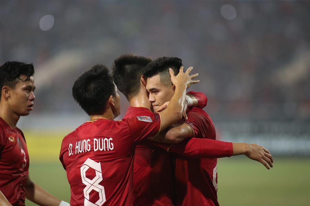 Tiến Linh ghi bàn đẳng cấp vào lưới Thái Lan-2