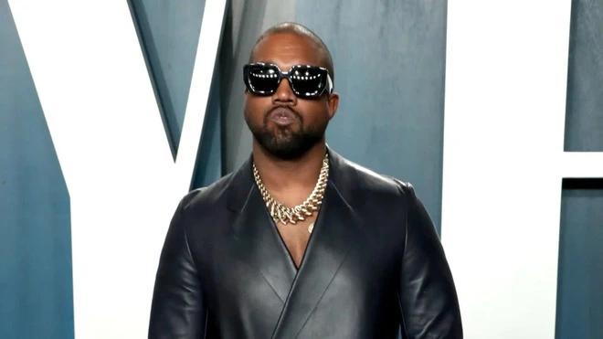 Kanye West cưới bí mật, cô dâu bốc lửa không kém Kim Kardashian-1