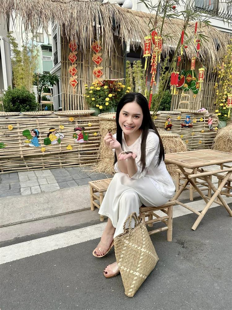 Đoàn Di Băng trang trí chợ quê đón Tết, cầu kỳ chuẩn người có tiền-4