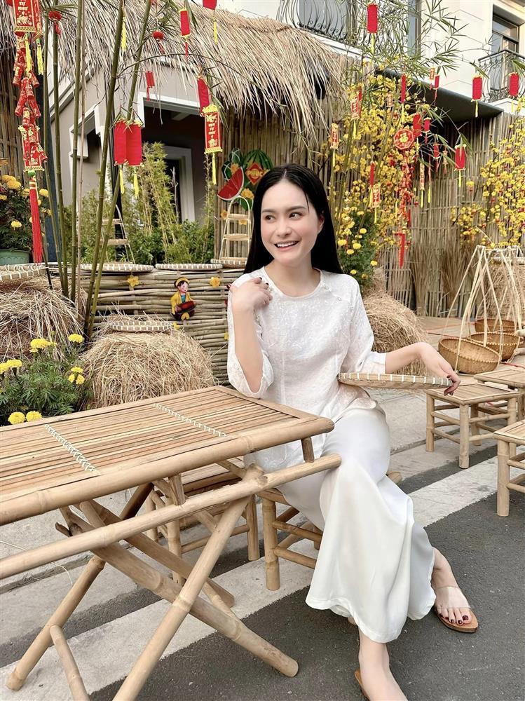 Đoàn Di Băng trang trí chợ quê đón Tết, cầu kỳ chuẩn người có tiền-2