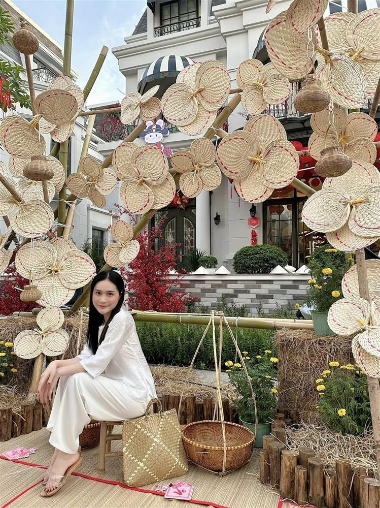 Đoàn Di Băng trang trí chợ quê đón Tết, cầu kỳ chuẩn người có tiền-6