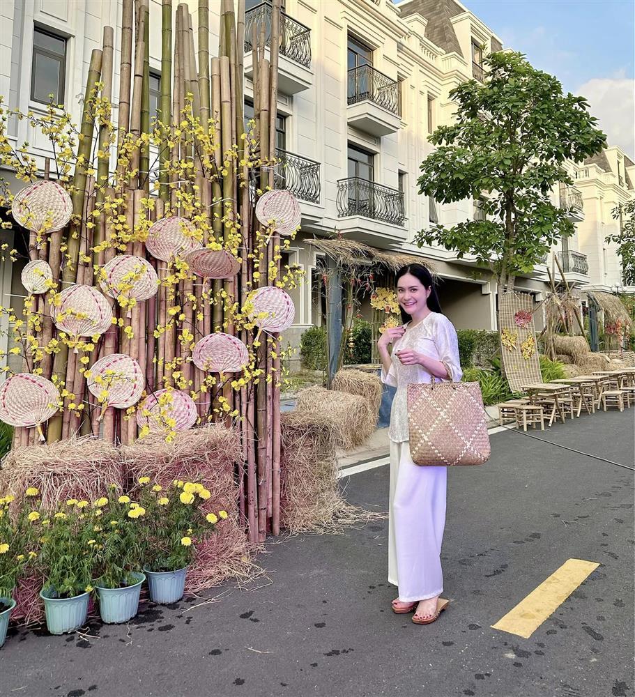 Đoàn Di Băng trang trí chợ quê đón Tết, cầu kỳ chuẩn người có tiền-7