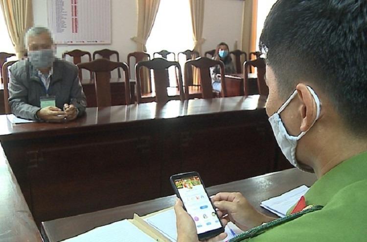 Mắc lừa công an, viện phó giả mạo, cán bộ hưu trí mất 2,2 tỷ đồng-1