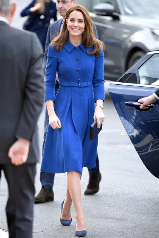 Chọn sắc màu trang phục hợp với người mệnh Thủy-1