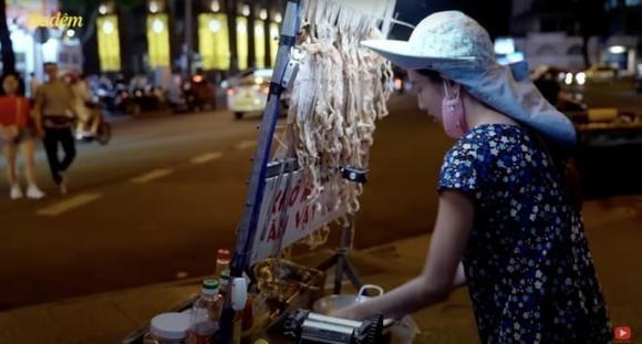 Thùy Tiên mặc đồ bộ đi dạo chợ hoa, bất chấp hình tượng Hoa hậu-3