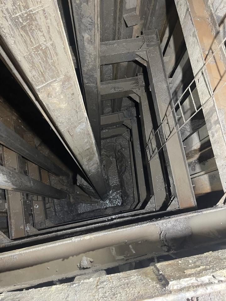 Tiếp tục đào độ sâu 20m vụ bé trai lọt xuống trụ bê tông-1