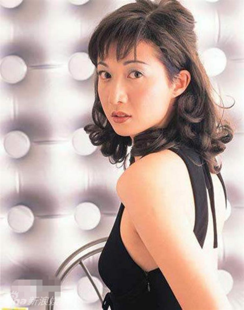 Tình cũ Thành Long đón Tết trong cô độc-2