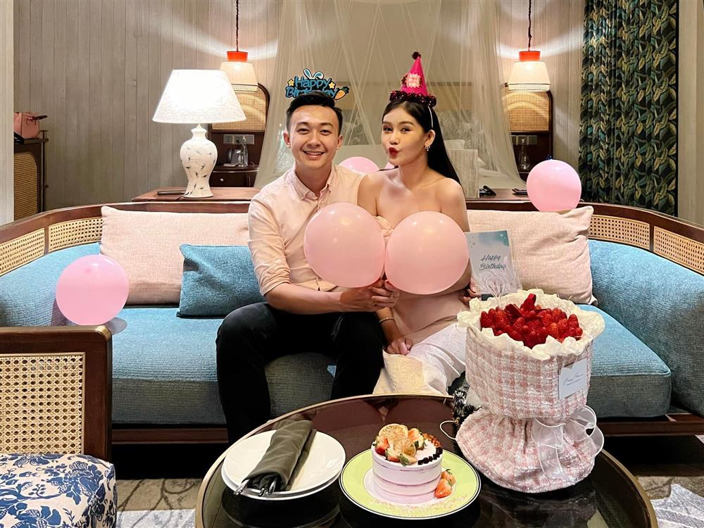 Chồng MC mừng sinh nhật Lê Âu Ngân Anh, lộ cuộc sống tân hôn-2