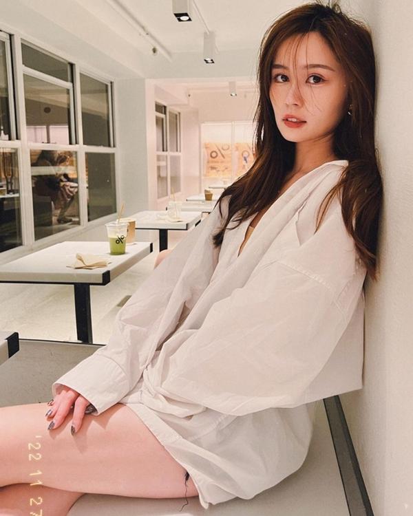 Á hậu Hong Kong 2022 làm nhân viên hậu trường ở TVB-3