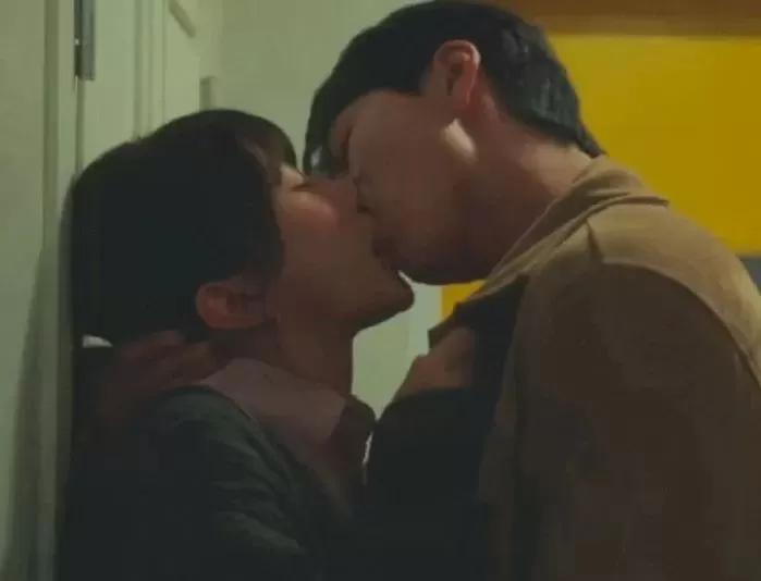 Cảnh giường chiếu của Hani (EXID) trong phim mới gây bão-2