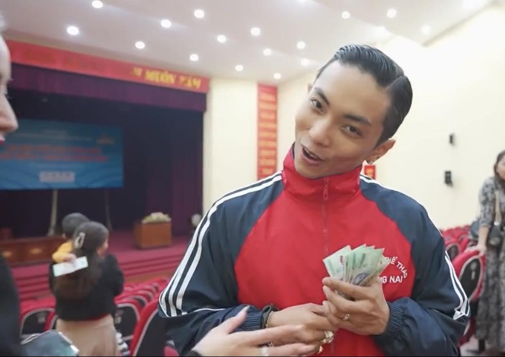 Phan Hiển than thở nỗi khổ từ khi quen Khánh Thi-1