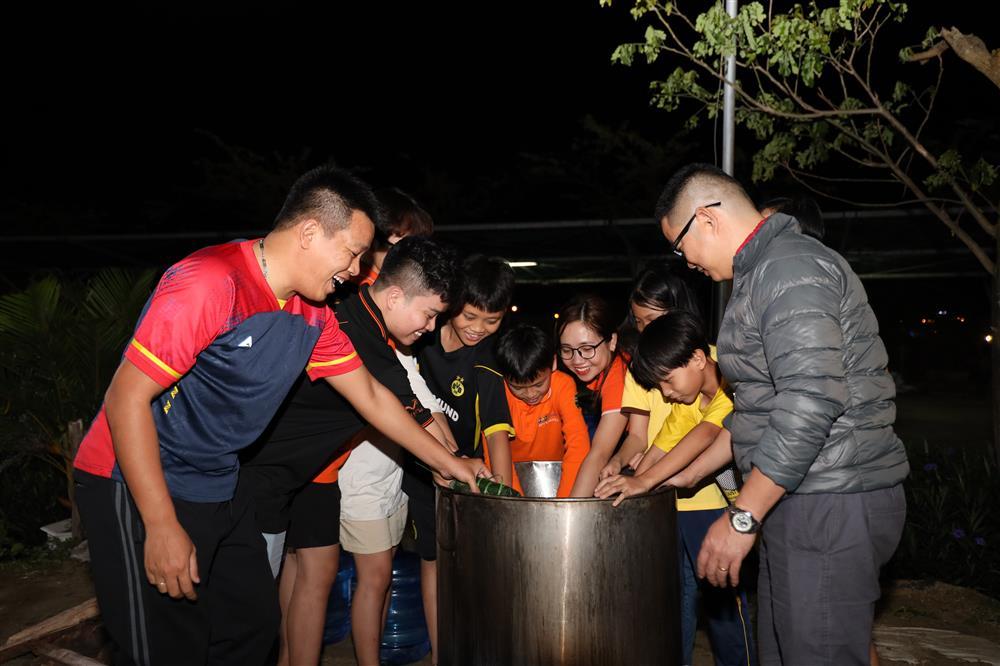 Tất niên sum vầy của những trẻ mồ côi do dịch Covid-19-7