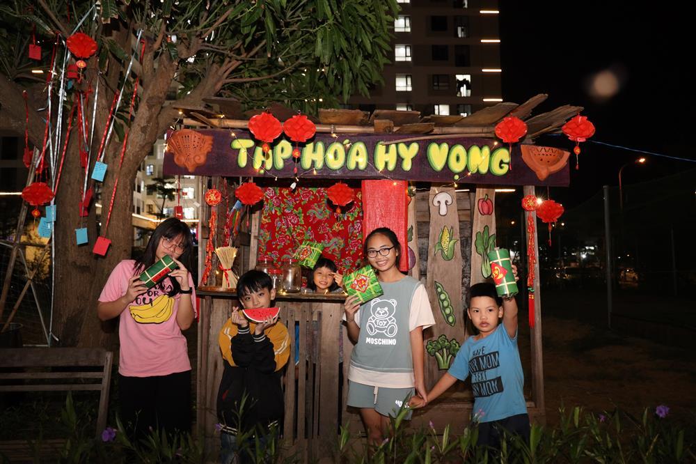 Tất niên sum vầy của những trẻ mồ côi do dịch Covid-19-8