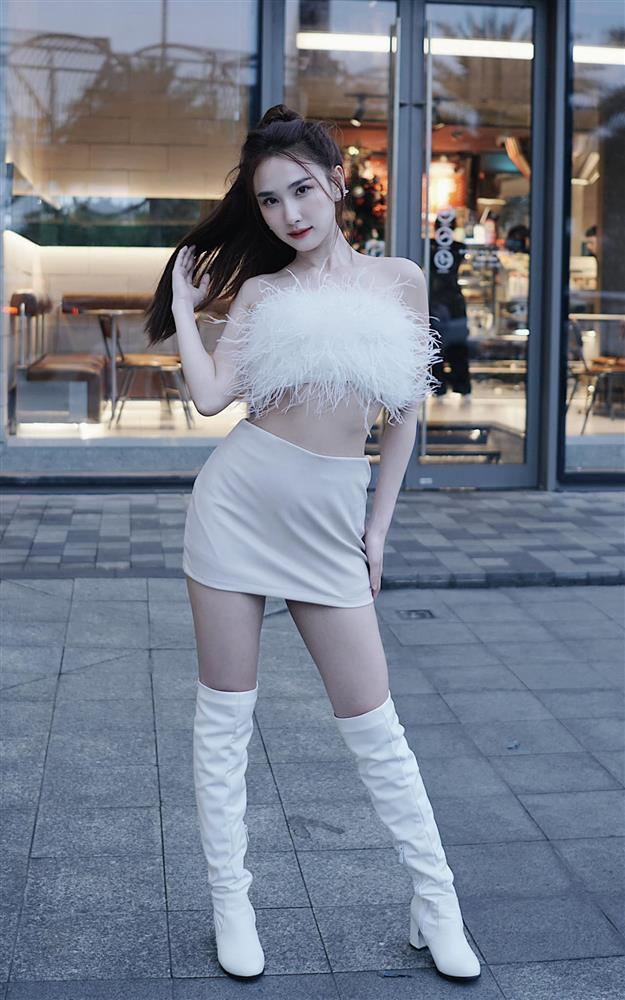 Profile siêu khủng gái xinh gây bão trận chung kết lượt về AFF Cup-5