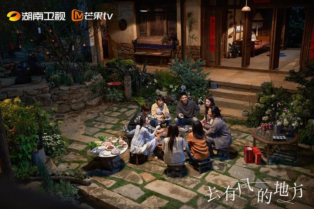 Lưu Diệc Phi diện style thôn nữ vẫn hút mắt, có phụ kiện chưa tới 10k-1