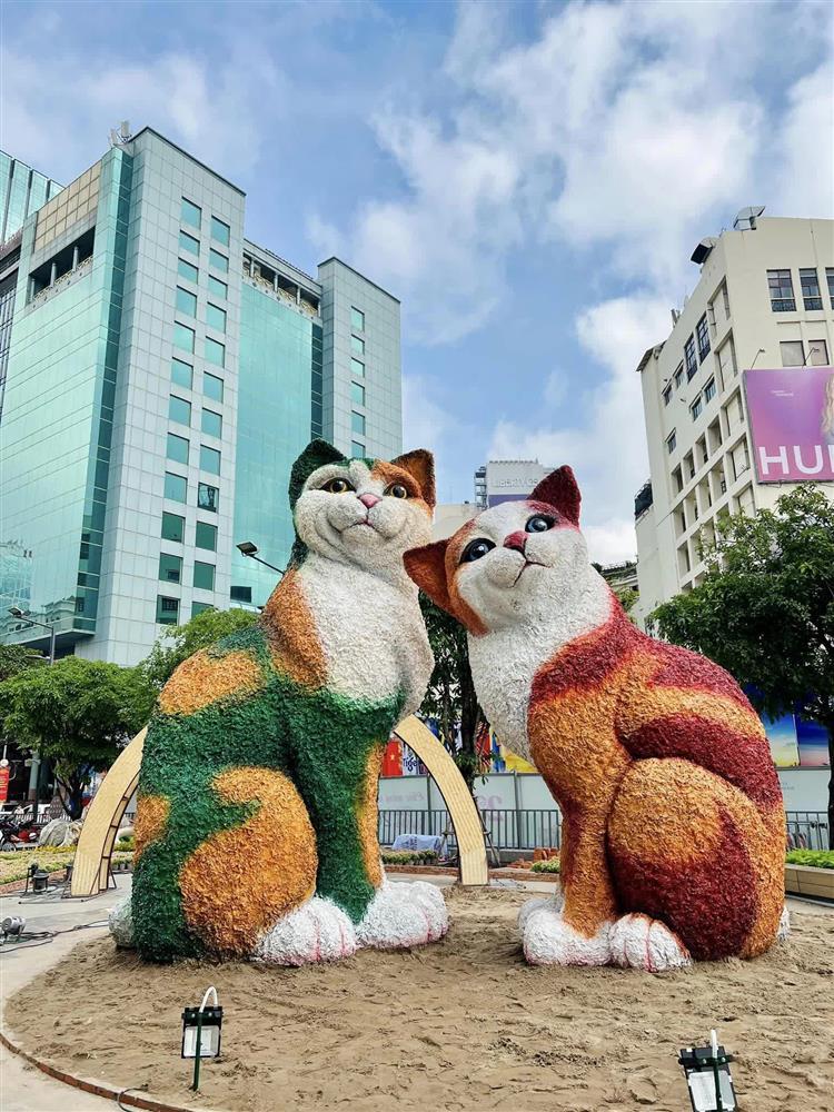Rần rần những linh vật mèo gây sốt các tỉnh thành khắp Việt Nam-9