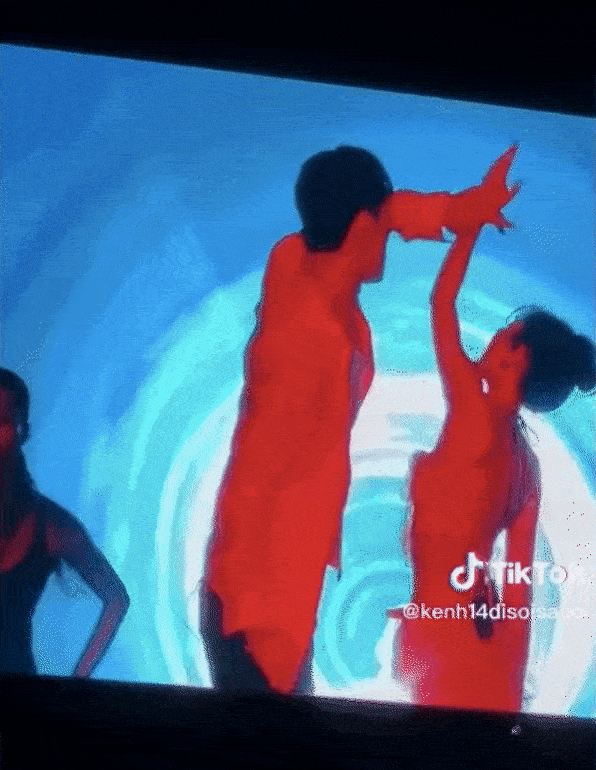 Jennie BLACKPINK: Đổi đồ không ngại hở bạo, vũ đạo quyến rũ tranh cãi-5