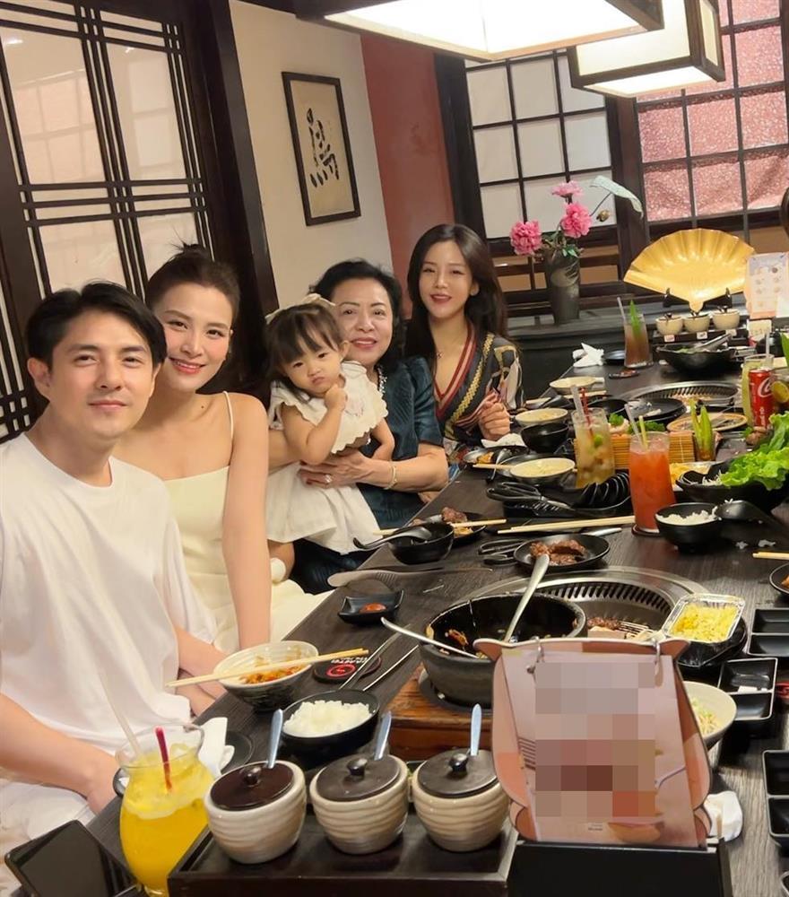 Trầm trồ 3 thế hệ nhan sắc nhà chồng Đông Nhi-2