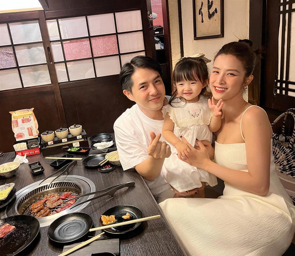 Trầm trồ 3 thế hệ nhan sắc nhà chồng Đông Nhi-1