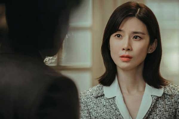 Em dâu bầu 8 tháng vượt mặt vẫn phải chăm chị chồng ở cữ-2