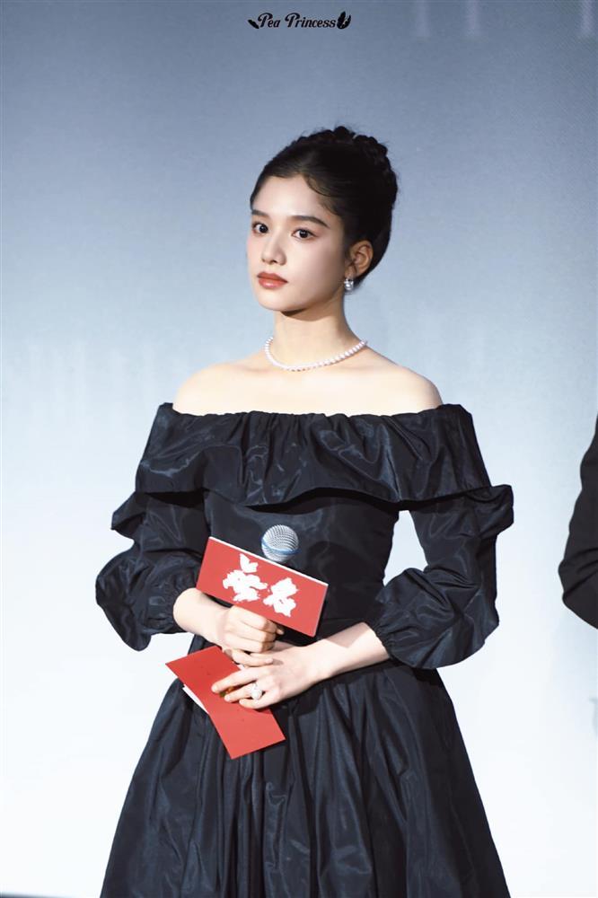 Nhan sắc xinh như công chúa của Trương Tịnh Nghi-5