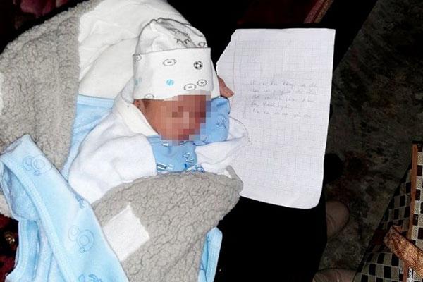 Vụ bé gái bị bỏ rơi bên miệng cống: Chỉ huy trưởng quân sự xã nói gì?-3