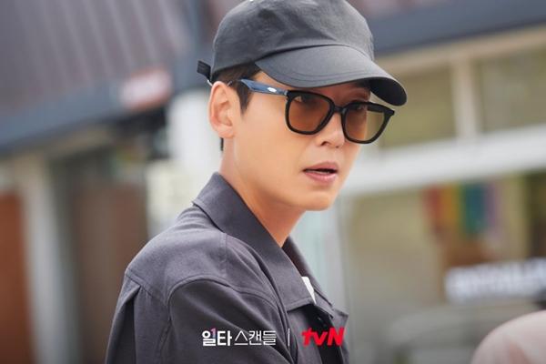 Nữ hoàng cảnh nóng bị chê già khi tái xuất màn ảnh ở tuổi 50-3