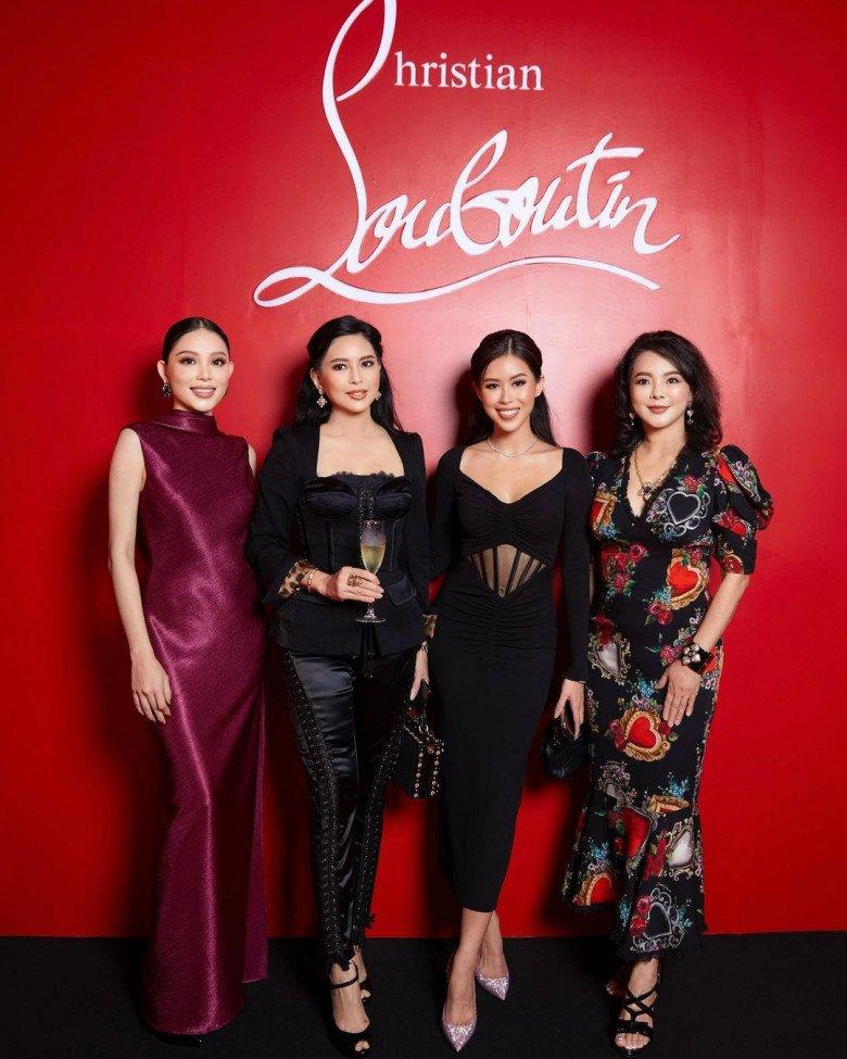 Mẹ và em chồng Hà Tăng lên đồ cực kén người mặc mà vẫn sang-8