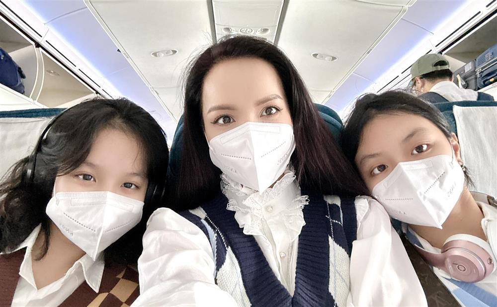 Showbiz Việt ngày 18/1: Thúy Hạnh xa nhà, chồng liền rước em đào-1