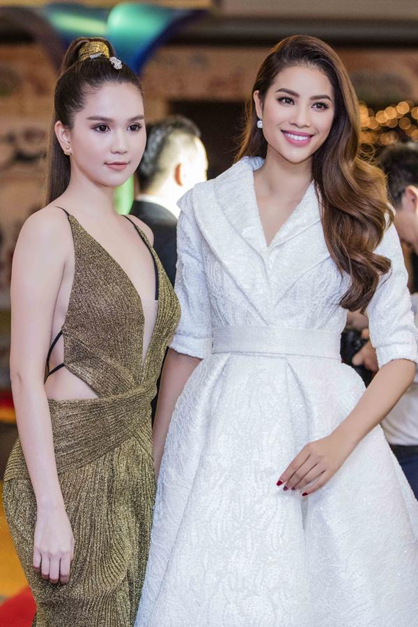 Ngọc Trinh đứng 1 mình không ai bằng, chụp cùng hoa hậu là lép vế-8