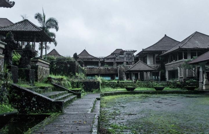 Bí ẩn khách sạn bỏ hoang trên đảo Bali, nơi không ai dám đến gần-2