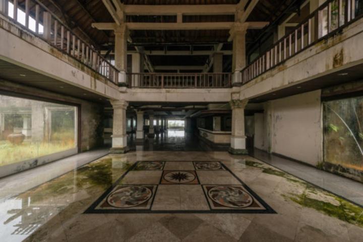 Bí ẩn khách sạn bỏ hoang trên đảo Bali, nơi không ai dám đến gần-7