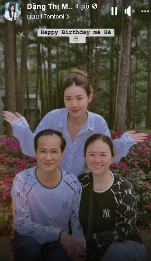 Midu hiếm hoi khoe ảnh về người bố quyền lực, mẹ trẻ đẹp-1