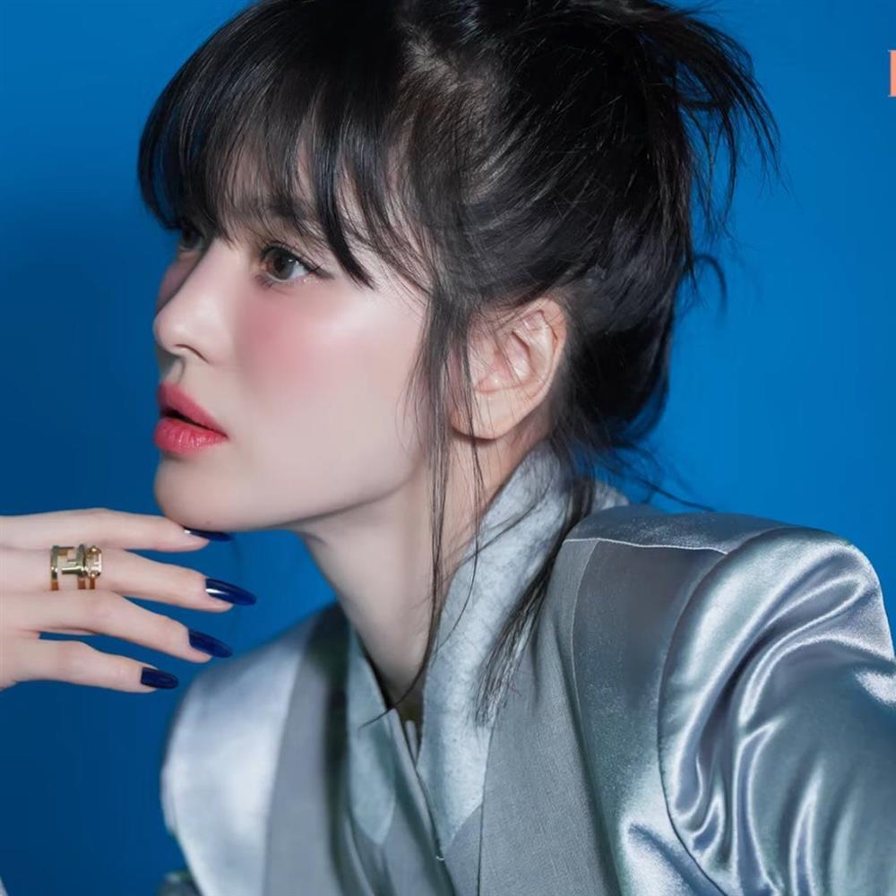 Song Hye Kyo đẹp như hoa trong hậu trường chụp ảnh tạp chí-2