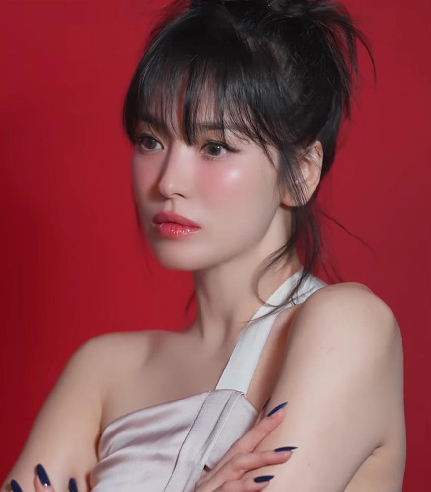 Song Hye Kyo đẹp như hoa trong hậu trường chụp ảnh tạp chí-3