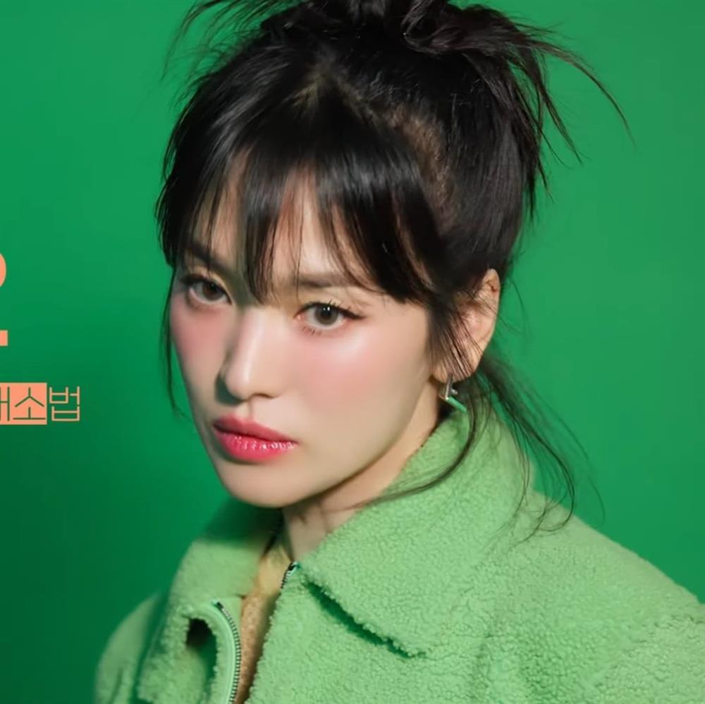 Song Hye Kyo đẹp như hoa trong hậu trường chụp ảnh tạp chí-5