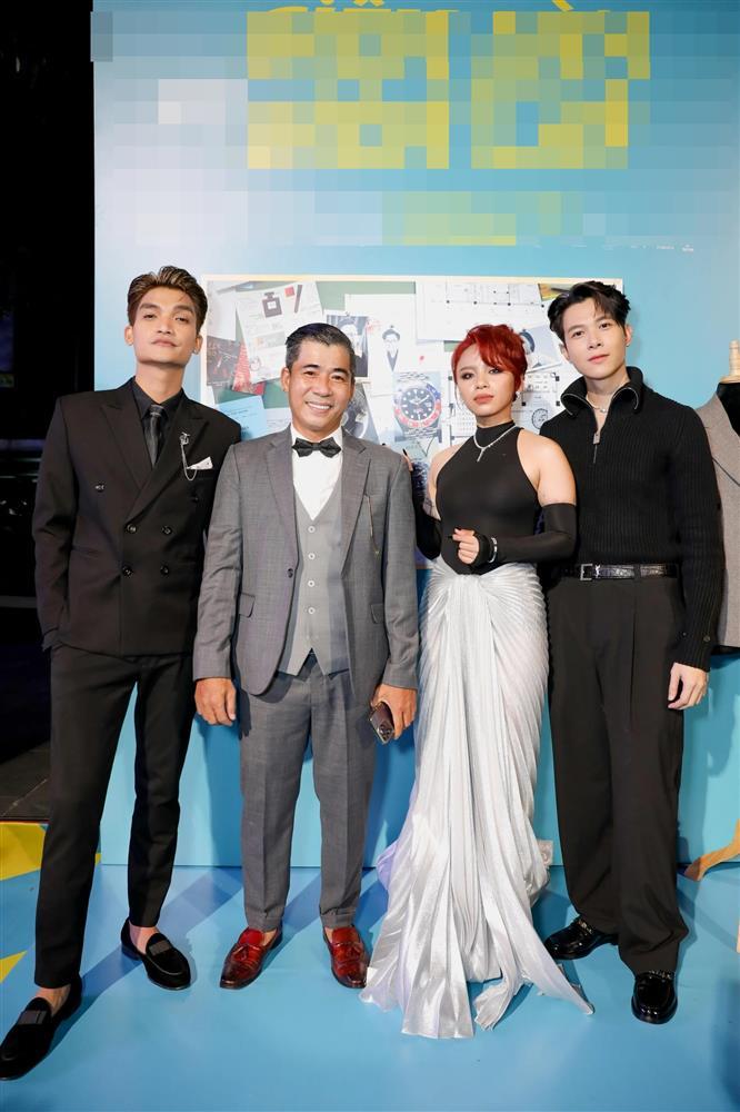 Bàn tay ngoan của Anh Tú với loạt sao nữ: Diệu Nhi khỏi lo ghen-2