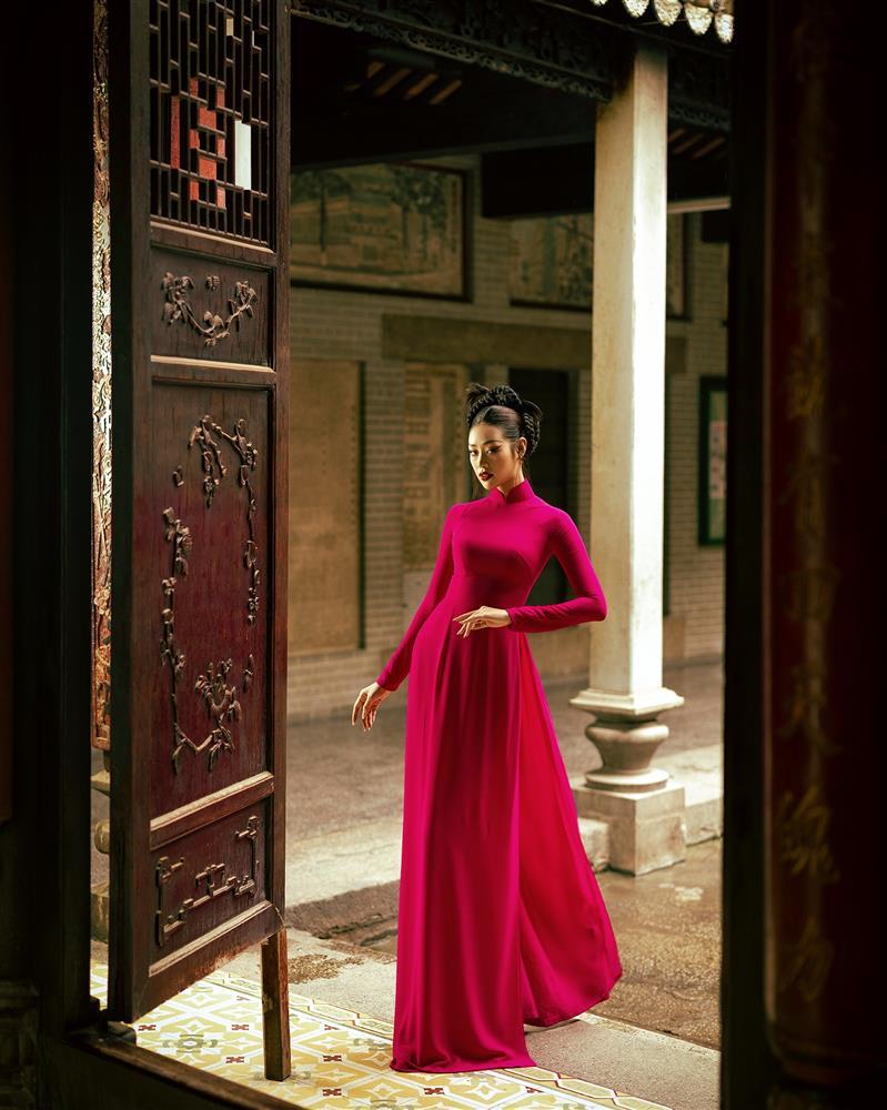 Khánh Vân và những lần diện áo dài không hổ 3 lần thắng giải-1