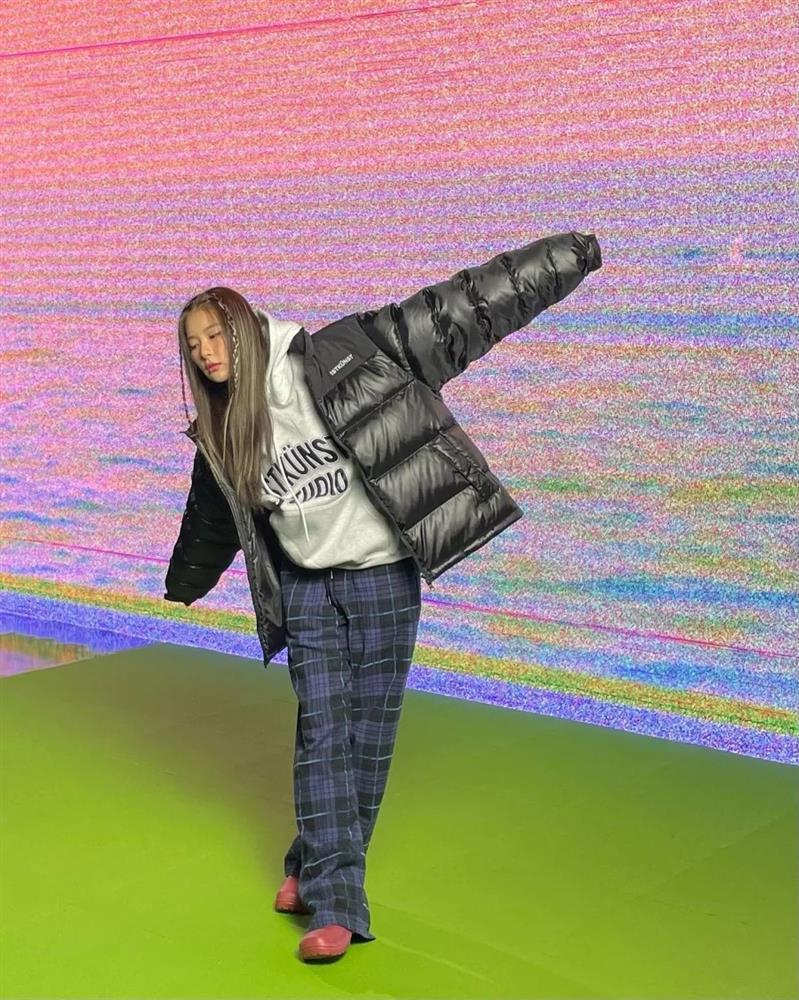 Cách phối đồ diện áo phao đẹp đi chơi Tết Nguyên đán Quý Mão-3