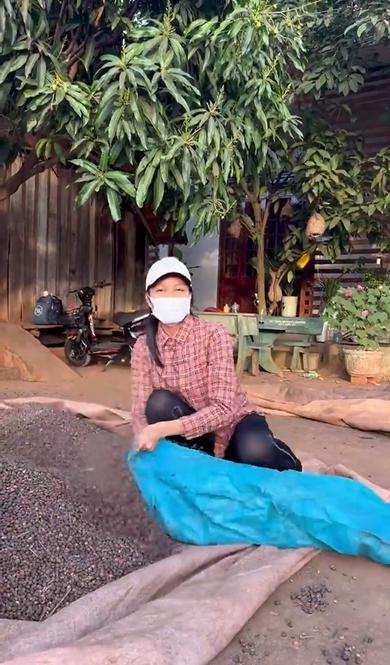 Hoa hậu xuề xòa nhất Tết Quý Mão gọi tên HHen Niê-6