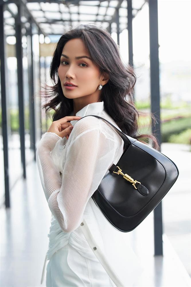 Hoa hậu xuề xòa nhất Tết Quý Mão gọi tên HHen Niê-1